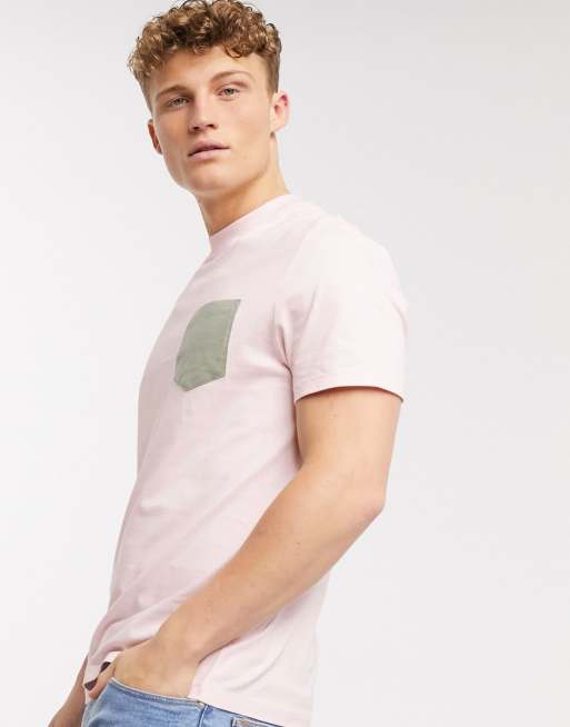 ASOS DESIGN - T-shirt met contrasterende zak in roze 