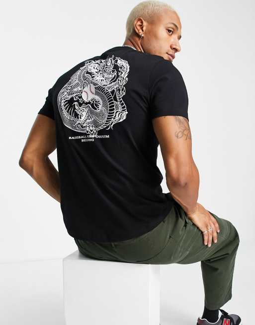 ASOS DESIGN - T-shirt met drakenprint op de achterkant en ronde zoom in zwart