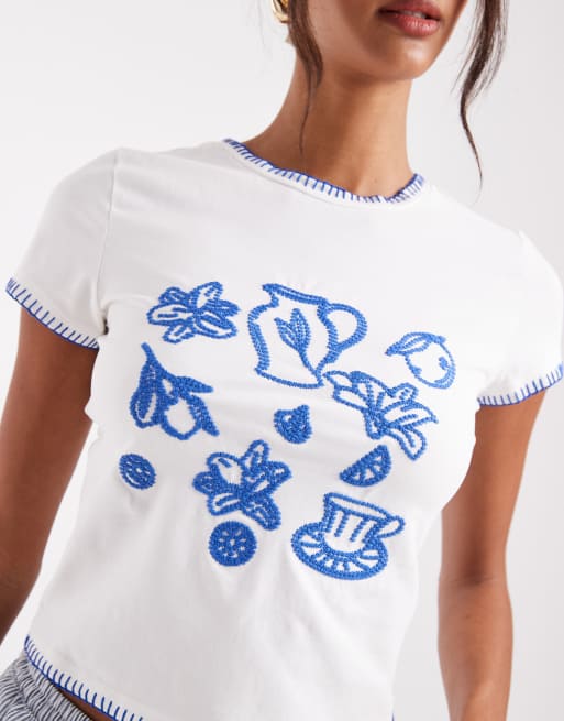 ASOS DESIGN - T-shirt met geborduurde bloemenprint in crème, 3 van 4