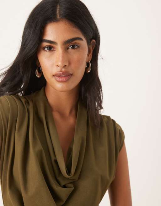 ASOS DESIGN - T-shirt met gedrapeerde halslijn in olijfgroen, 4 van 4