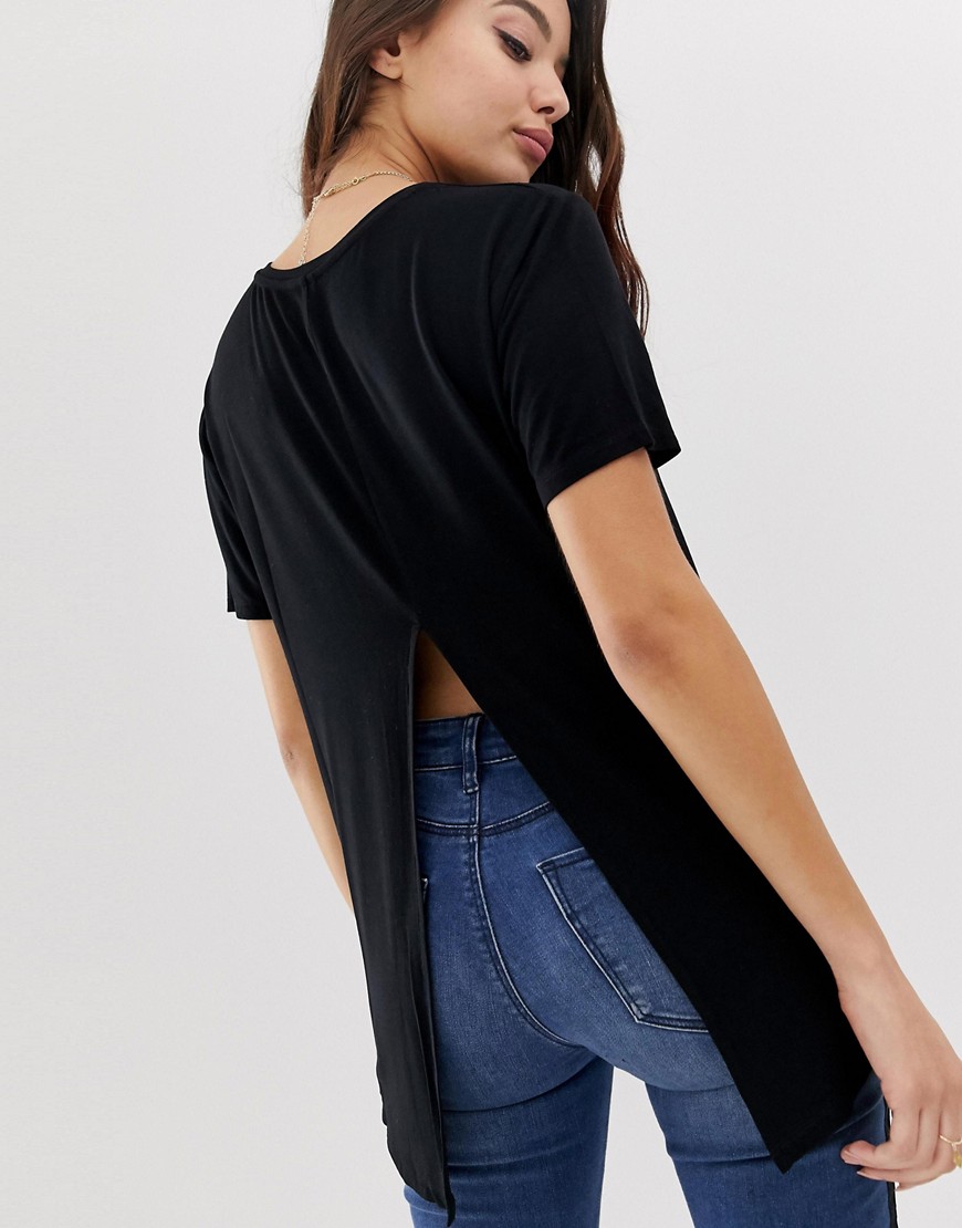 ASOS DESIGN - T-shirt met gedrapeerde split op de rug in zwart