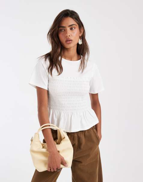 ASOS DESIGN - T-shirt met gesmokte taille in crème - view 1