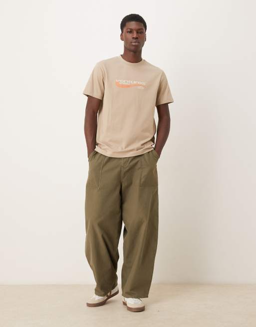 ASOS DESIGN - T-shirt met grafische tekstprint in reliëf in beige, 2 van 5