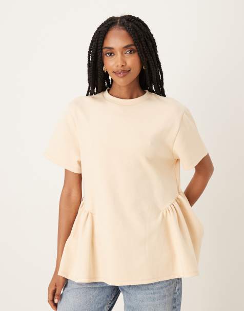ASOS DESIGN - T-shirt met korte mouwen, interlocknaden en peplum in crème - view 1