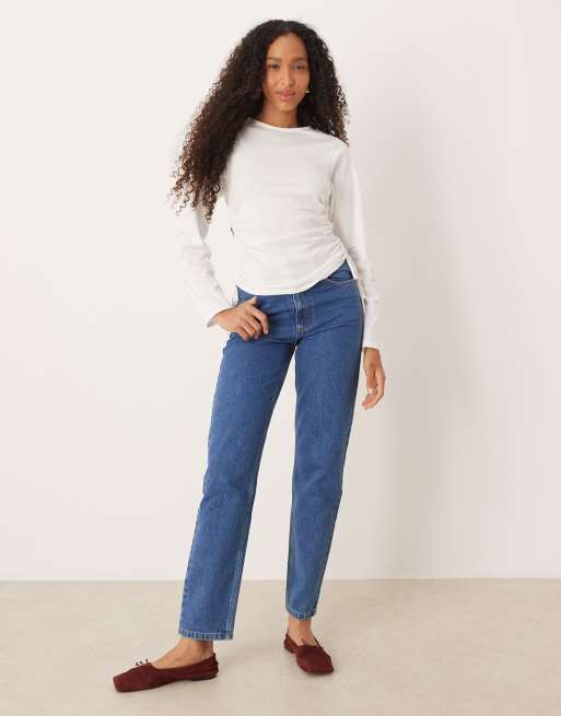 ASOS DESIGN - T-shirt met lange mouwen en gerimpelde zijkant in wit, 2 van 4