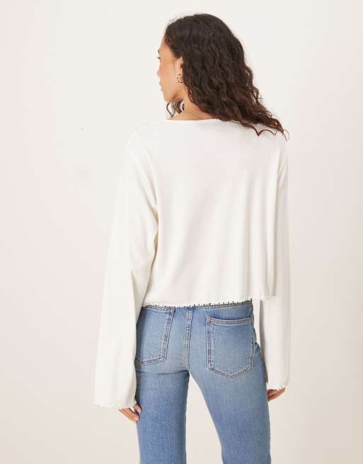 ASOS DESIGN - T-shirt met lange mouwen en geschulpte zoom in crème, 3 van 4