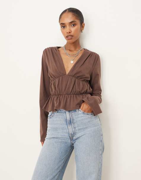 ASOS DESIGN - T-shirt met lange mouwen en ruches in chocoladebruin - view 1