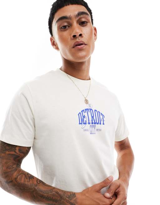 ASOS DESIGN - T-shirt met normale pasvorm en stadsprint op de voorkant in wit