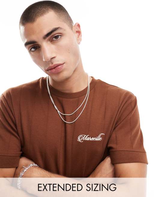 ASOS DESIGN - T-shirt met stadsborduursel op de borst in bruin