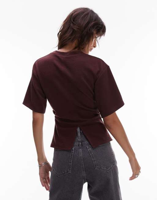 ASOS DESIGN - T-shirt met textuur en korsettaille in bordeauxrood, 3 van 4