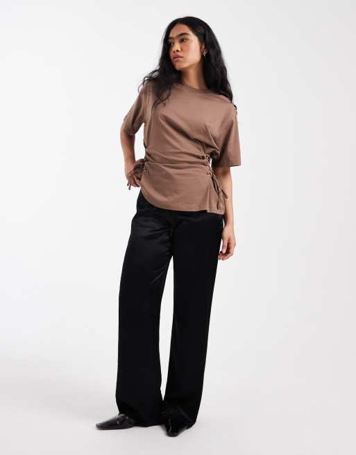 ASOS DESIGN - T-shirt met zijkant met veters in chocoladebruin, 2 van 4