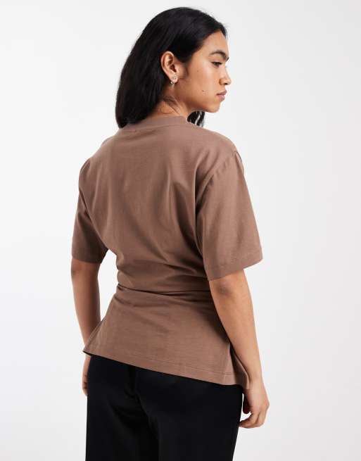 ASOS DESIGN - T-shirt met zijkant met veters in chocoladebruin, 4 van 4