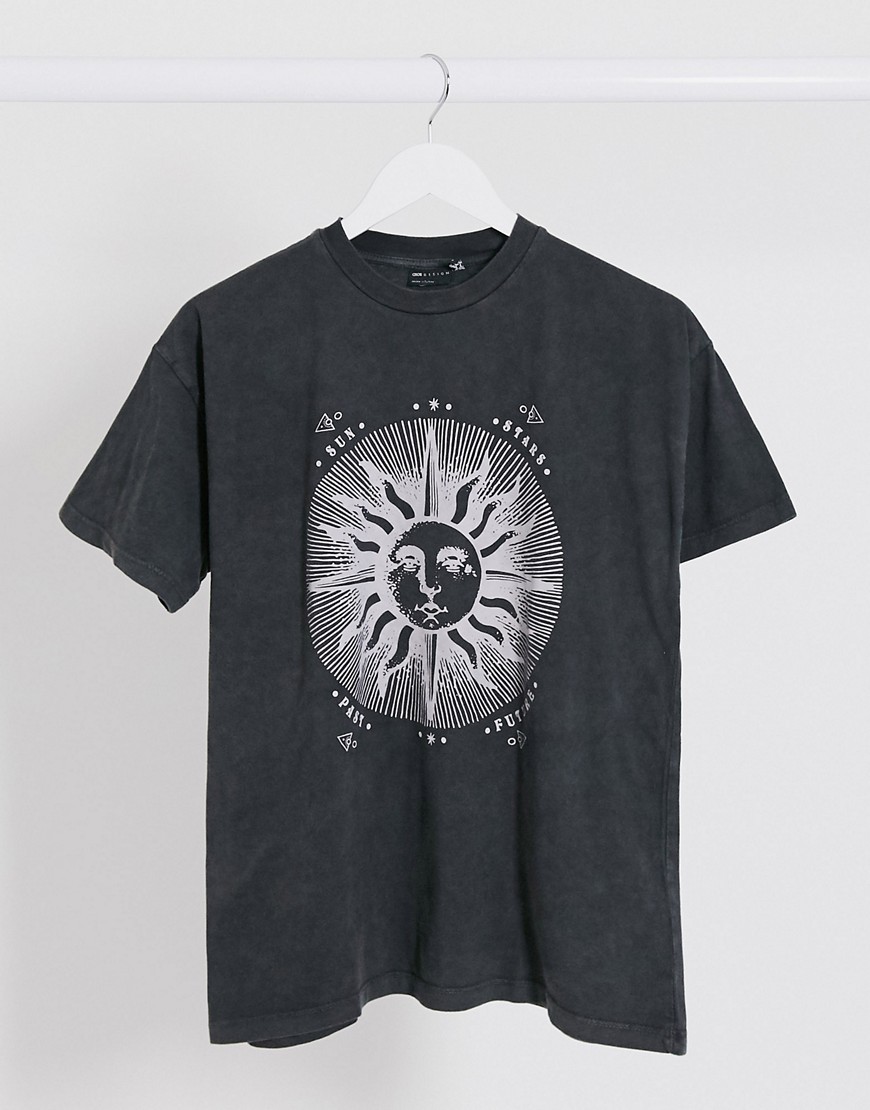 ASOS DESIGN - T-shirt met zonprint en wassing-Grijs