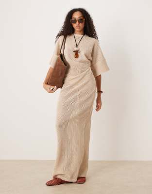 ASOS DESIGN - T-Shirt-Midikleid aus Häkelstrick in Steinbeige mit gestecktem Design-Neutral