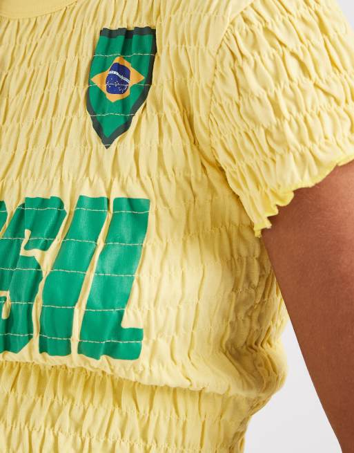 ASOS DESIGN - T-shirt mini arricciata gialla con grafica a tema calcio "Brasil"., 2 di 4