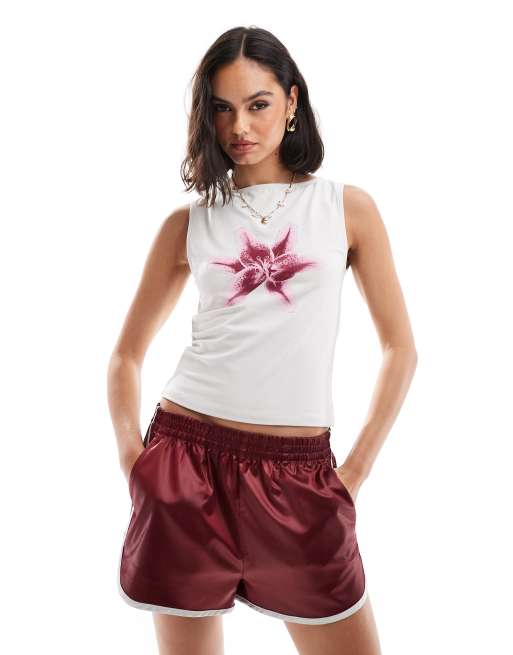 ASOS DESIGN - T-shirt mini color avorio con stampa di ibisco bordeaux