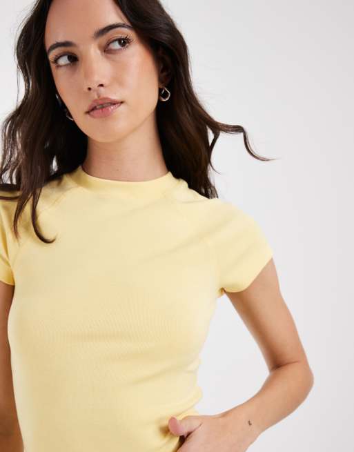 ASOS DESIGN - T-shirt mini ristretta con maniche raglan color latticello slavato, 3 di 4