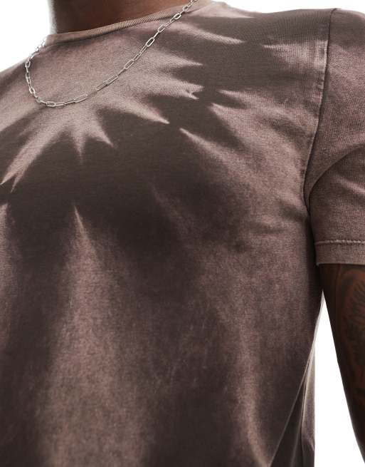 ASOS DESIGN T Shirt mit Muskelschnitt in verwaschenem Braun ASOS