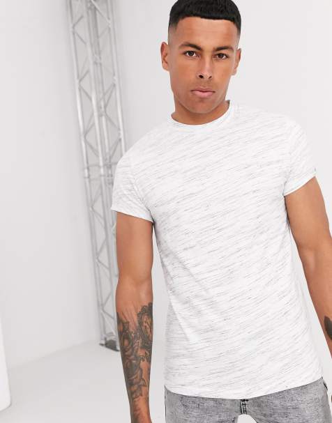 ASOS DESIGN – T-Shirt mit Rollärmeln aus interessantem Material in Weiß - view 1