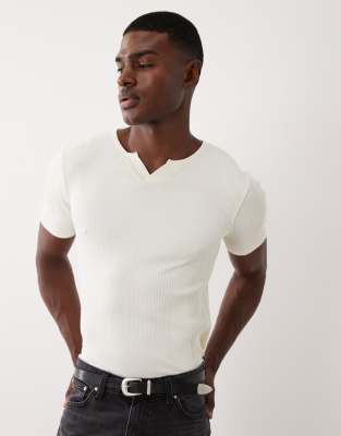 ASOS DESIGN - T-shirt moulant côtelé élégant avec encolure à encoche - Crème-Blanc
