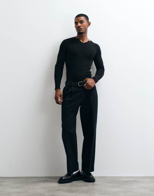 ASOS DESIGN t-shirt muscle fit a maniche lunghe con scollo a intaglio nera, 2 di 5