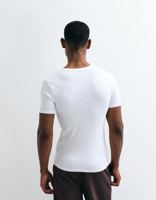 ASOS DESIGN t-shirt muscle fit con scollo a intaglio bianca, 4 di 5