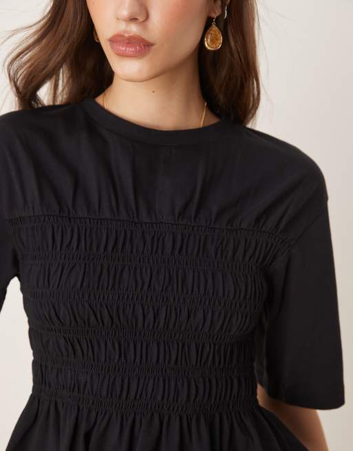 ASOS DESIGN - T-shirt nera con vita arricciata, 3 di 4
