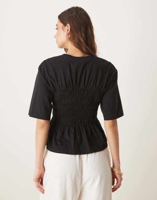 ASOS DESIGN - T-shirt nera con vita arricciata, 4 di 4