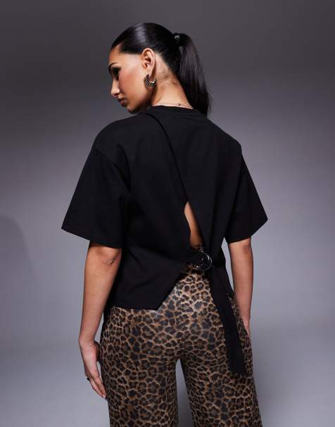 ASOS DESIGN - T-shirt nera raccolta sul retro con schiena scoperta e dettaglio ad anello a D - view 1
