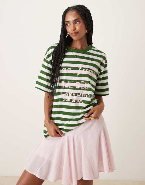 ASOS DESIGN – T-shirt o regularnym kroju ze wzorem w zielone paski i grafiką „Chez Lumi“ - view 1