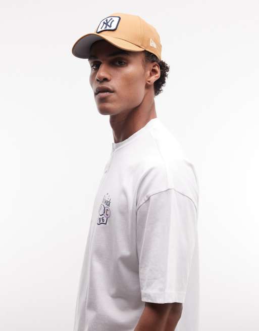 ASOS DESIGN - T-shirt oversize à col tunisien et imprimé sur la poitrine - Blanc, 3 de 5