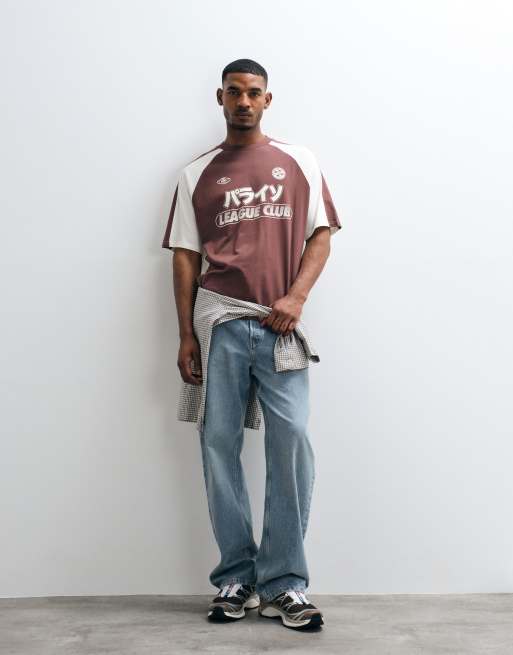 ASOS DESIGN - T-shirt oversize à liserés et imprimé style football - Marron, 2 de 5