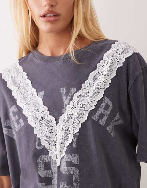 ASOS DESIGN t-shirt oversize à manches courtes avec dentelle et imprimé graphique en charbon, 4 de 4