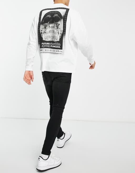 ASOS DESIGN - T-shirt oversize a maniche lunghe bianca con stampa di teschio sul petto e sulla schiena, 4 di 4