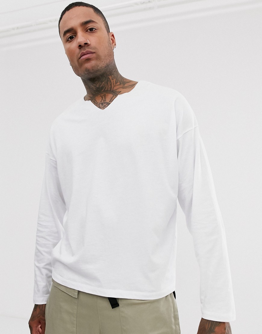ASOS DESIGN - T-shirt oversize a maniche lunghe con scollo grezzo con intaglio bianca-Bianco