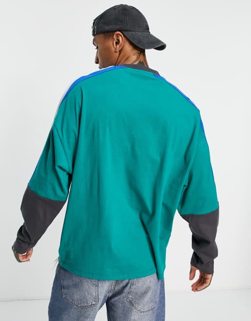 ASOS DESIGN - T-shirt oversize a maniche lunghe verde color block con scritta stile college, 2 di 4