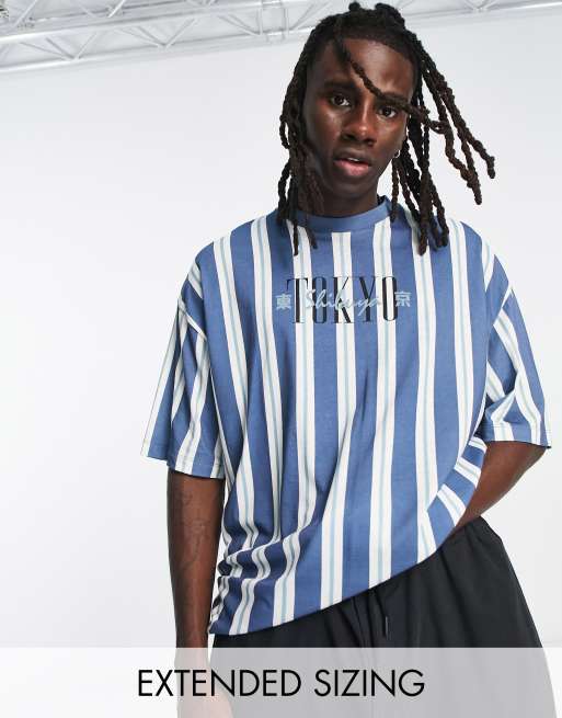 ASOS DESIGN - T-shirt oversize à rayures verticales avec imprimé Tokyo sur la poitrine - Bleu et blanc