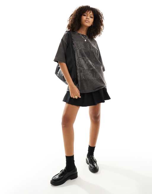 ASOS DESIGN - T-shirt oversize avec imprimé crâne rock à strass thermocollés - Anthracite délavé, 4 de 4