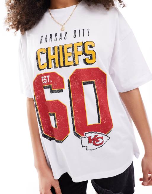 ASOS DESIGN - T-shirt oversize avec imprimé Kansas City Chiefs sous licence - Blanc, 2 de 4