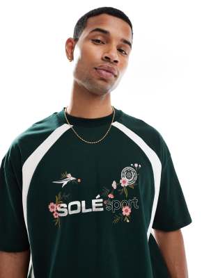 ASOS DESIGN - T-shirt oversize avec imprimé sport à fleurs et empiècements contrastants - Vert foncé - view 1