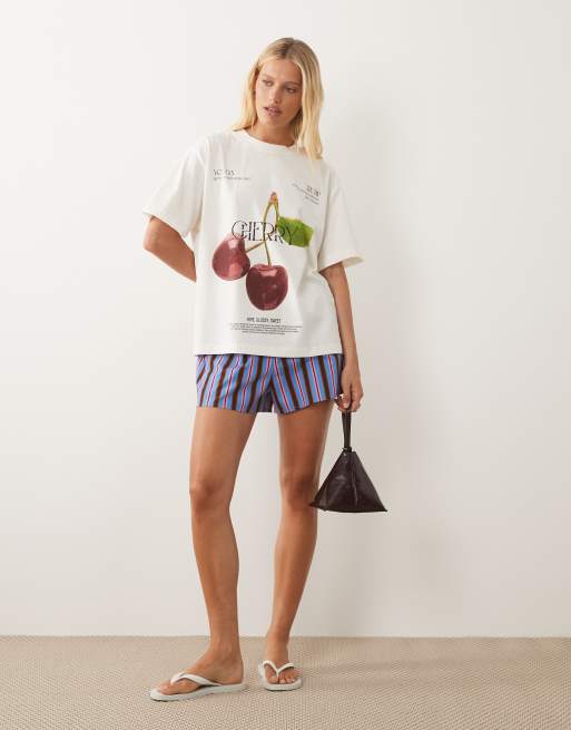 ASOS DESIGN t-shirt oversize avec motif cerise en crème, 2 de 4