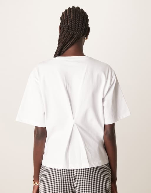 ASOS DESIGN - T-shirt oversize bianca con dettaglio a pieghe sul retro