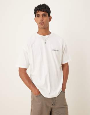 ASOS DESIGN - T-shirt oversize bianca con grafica sul petto - view 1