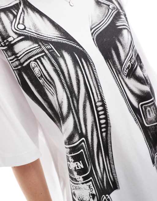 ASOS DESIGN - T-shirt oversize bianca con stampa grafica di gilet, 2 di 4