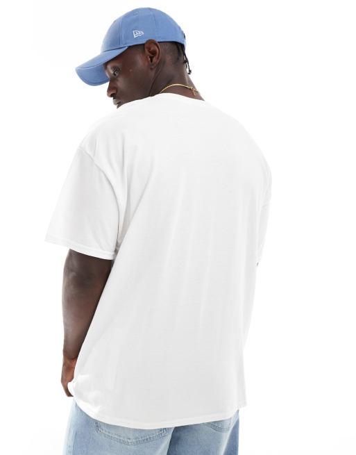 ASOS DESIGN - T-shirt oversize bianca con stampa sportiva sul petto, 4 di 4