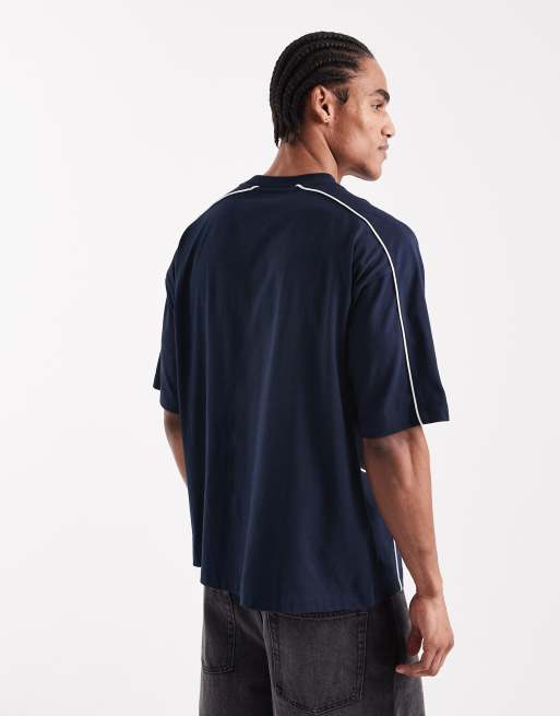 ASOS DESIGN - T-shirt oversize blu navy con grafica sul petto e profili a contrasto, 4 di 5