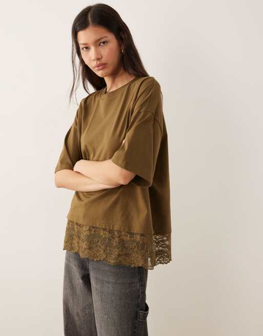 ASOS DESIGN - T-shirt oversize color oliva con finiture in pizzo