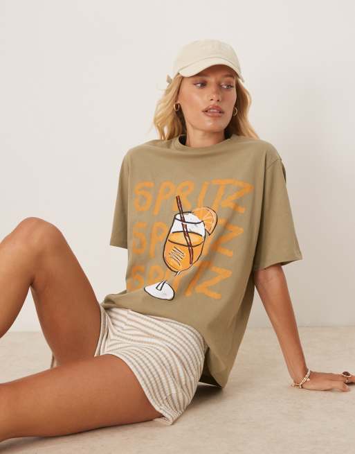 ASOS DESIGN - T-shirt oversize color salvia con grafica di drink