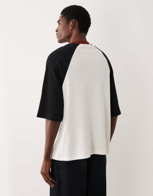 ASOS DESIGN - T-shirt oversize con maniche raglan écru con stampa Coca Cola, 3 di 5