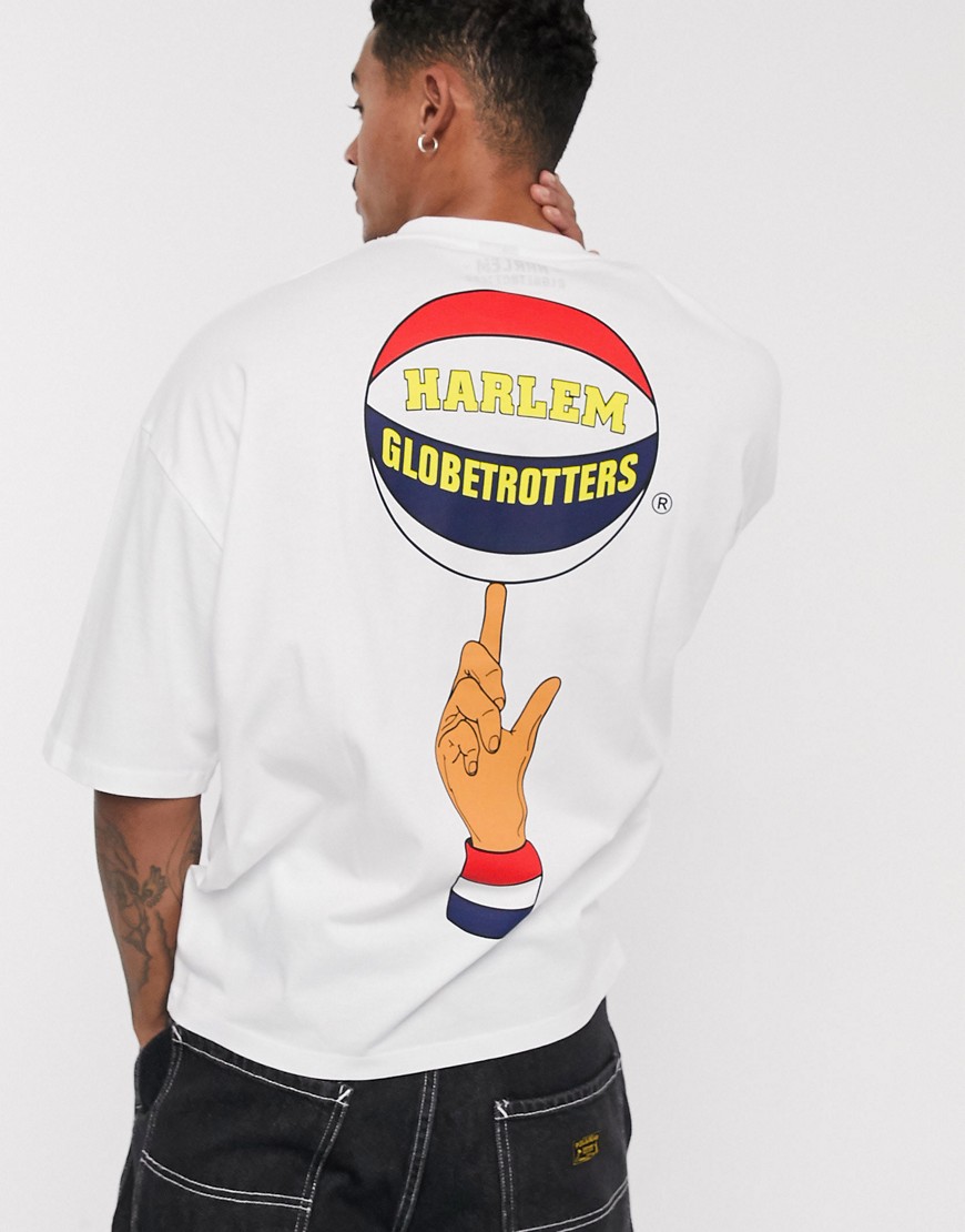 ASOS DESIGN - T-shirt oversize con stampa Harlem Globe Trotter fronte e retro-Bianco